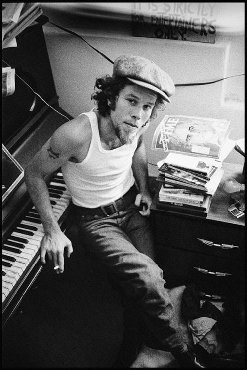 elisebrown:  Tom Waits by Scott Smith 