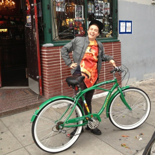 Happy Halloween from your friendly neighborhood pizza! This is the Trumer Pils bike that @kaffykins 