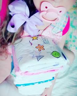 jennibellarella:  Loving this awesome Diapey Stash! 🎀🌼 I’m a very happy Little *giggles*  Oh! If you wanna buys anyfing from da wearingclouds store… be sure to use da code “JENNIBELLARELLA” for 10% off your entire order! *happy claps*  #ddlg