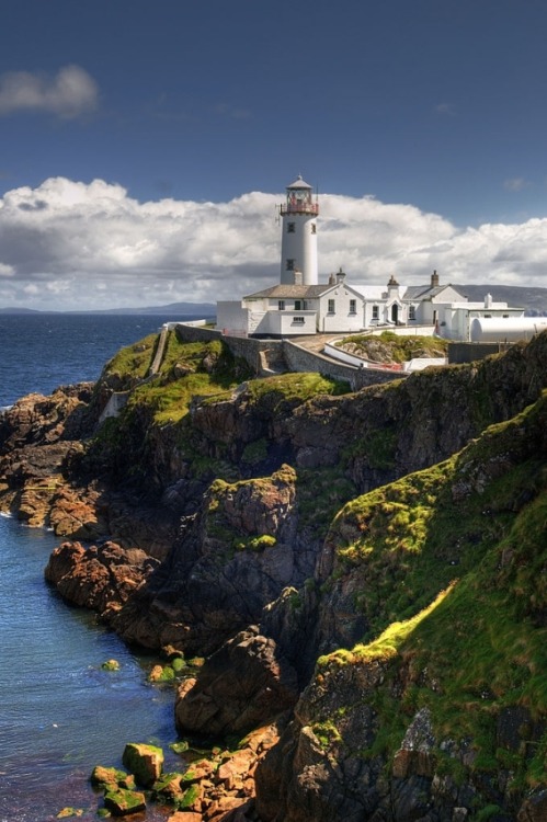 worldoflighthouses:  Fanad Head Lighthouse, Fanad Peninsula, County Donegal, Ireland — Photographer: Michal Osmenda. License: Creative Commons Attribution-Share Alike 2.0 Generic