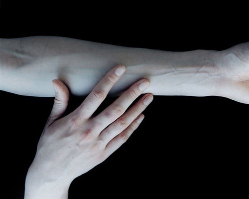 cuts-brusies-razors:  . on We Heart Ithttp://weheartit.com/entry/104422351/via/iSpeakBubbles