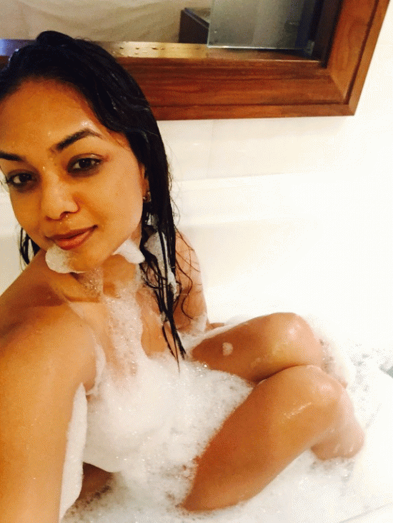 5starblinga:  Sacha Singh new nudes ….. More to come soon