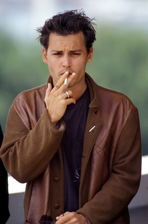 becauseitisjohnnydepp:  Johnny Depp at the Cannes Film Festival - “Dead Man” Photocall in 1995