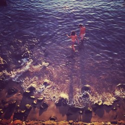 annstreetstudio:  Sunset dip, it’s better together… #onlyinsouthamerica (at Farol da Barra / Forte de Santo Antônio da Barra) 