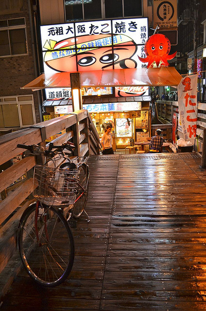 sierrafaustina:  Osaka, Japan by James Nikitine on Flickr.