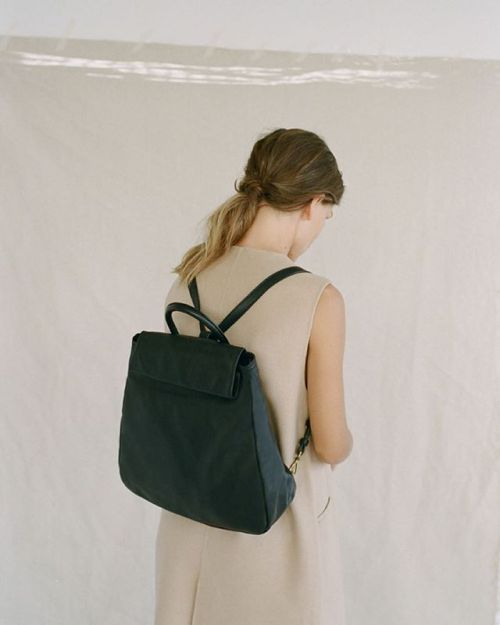 via @sursacbcn Os presentamos nuestra mochila Adele