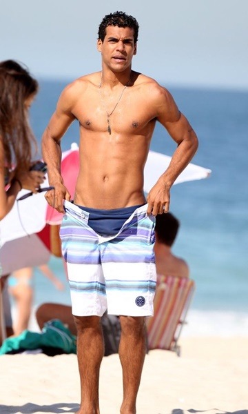 male-and-others-drugs:   Marcelo Melo Jr naked
