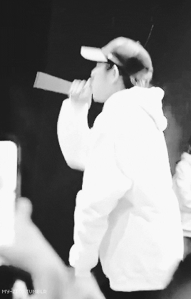 zico-mino-trash:  my-zico:  I wonder why EUREKA is one of my fav choreo (ﾟ▽ﾟ｀*)?  *chokes* 