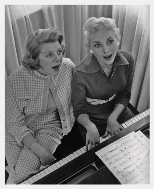 Rosemary Clooney      Janet Leigh  
