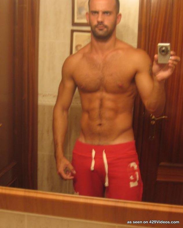 gaypornfrenchy:  Jolis amateurs.