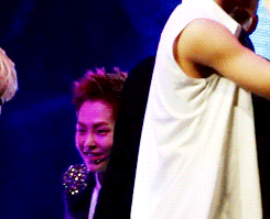 accio-xiuhan-deactivated2014081:  xiumin and luhan decides it’s the best time to