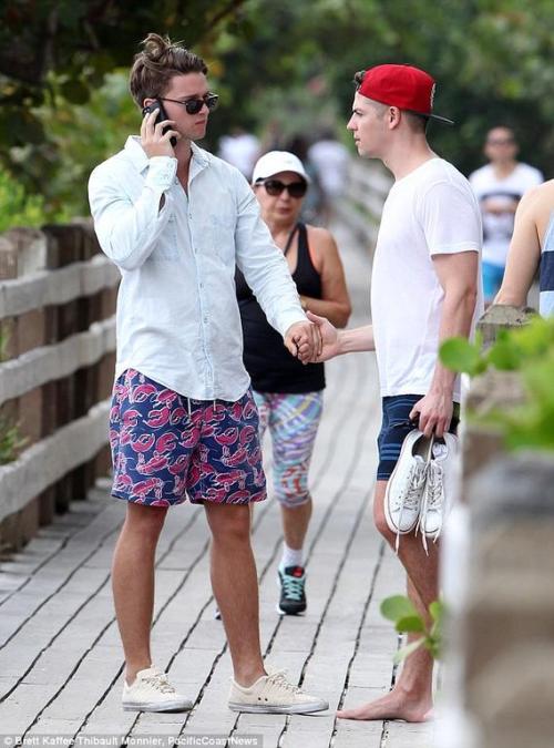 jae17bottom:  tgrade5:  Patrick Schwarzenegger.  Patrick Schwarzenegger is a hottie 
