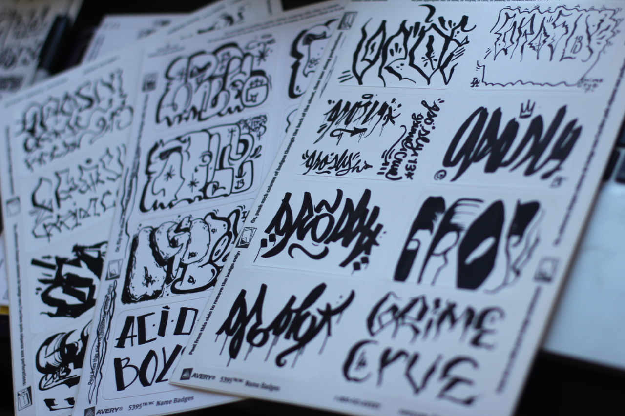 13eyesss:  sticker packs dripp’n s00o0o0n! Muwahha….