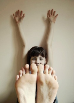 foot-perv:  Reblog if you love pretty feet! Girls KIK me on FootPerv1982