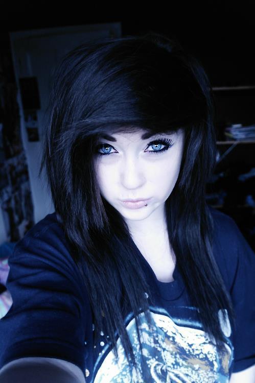 zerosympathy:  Bands, tats, girls and scenery here