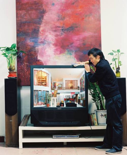 cupcake-the-goddess:archatlas:Miniature Rooms Inside Television SetsChinese artist Zhang Xiangxi cre