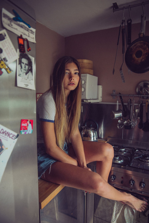 c-headsmag:    We Are Alive Agency for C-Heads  