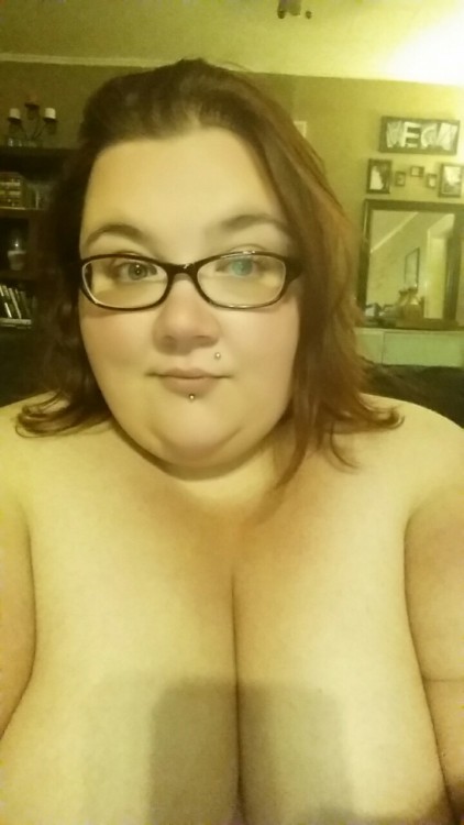 princsscupycake:  biggirlsrockmyuniverse:  princsscupycake:  Selifes and tits for days.   Not sure how I could have missed this original post, but DAMN, you are as gorgeous as ever!!  Hehe I’m not sure how you missed it either biggirlsrockmyuniverse.