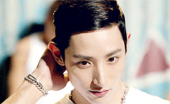 Hong Jong Hyeon & Lee Soo Hyuk In 2NE1 -FALLING IN LOVE