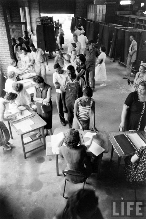 Voting in Florida(Robert W. Kelley. 1956)