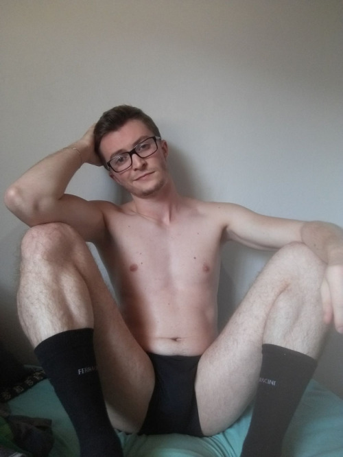 kirekindats: Thick legged Boy showing off for Daddy… kik: kirekindats