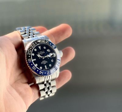 Instagram Repost
watches_a_cigars
… Davosa GMT Dive Watch
New week ❤️ Davosa time #davosaternos #davosawatches #wristwatch #watch #gmt #beautiful #goodmorning [ #davosa #monsoonalgear #divewatch #watch #toolwatch ]