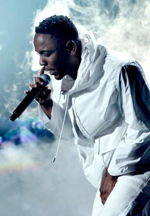 nevermindluke:Kendrick lamar performing the 56th annual grammy awards x