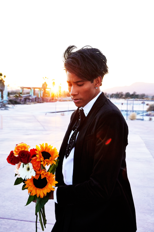 keiynanlonsdale: “A boy and his flowers :) by @stormshoots ”