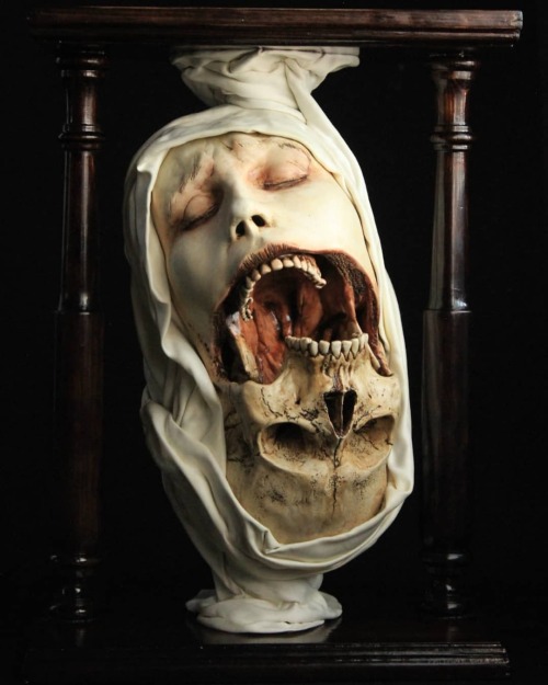 Emil Melmoth - Transfiguratio Mortis.