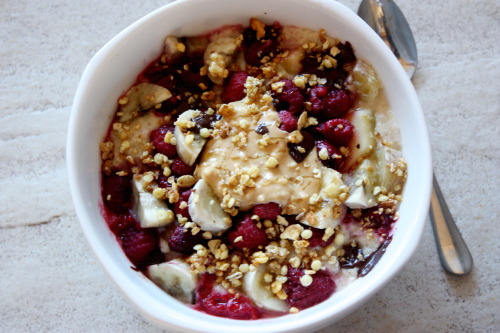 Porn Pics tobefre-ed:  Oatmeal with berries, banana,