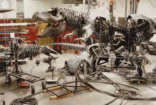 jpnostalgia: The Lost World : Jurassic Park animatronic skeletons  jpnostalgia.tumblr.com/  