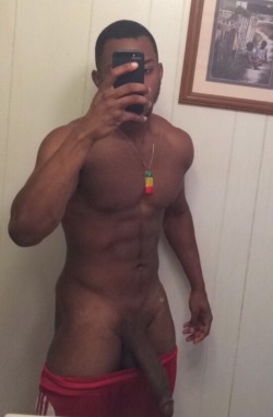 Thick Blk Azz in L.A. Looking for Big Dick