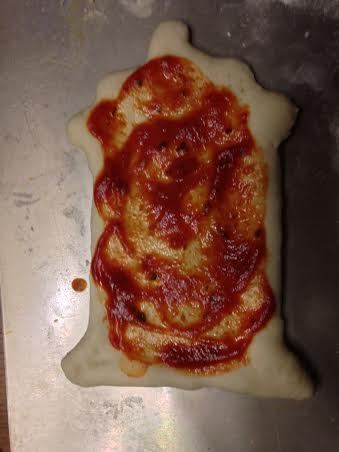 doctorwho:  abbiemarie1998:  Dad told me I could make my own pizza, so naturally,