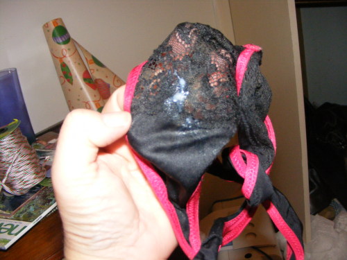 muffo (muffolick@hotmail.com) submitted: got a little sticky