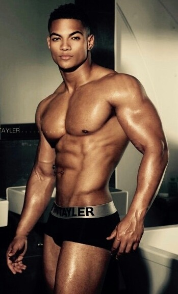 Elton Pinto Mota