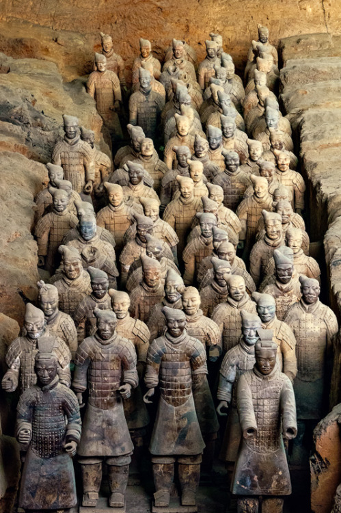 annemckinnell:Terracotta Warriors in the Mausoleum of the First Qin Emperor, Xi'an, Chinahttp://anne