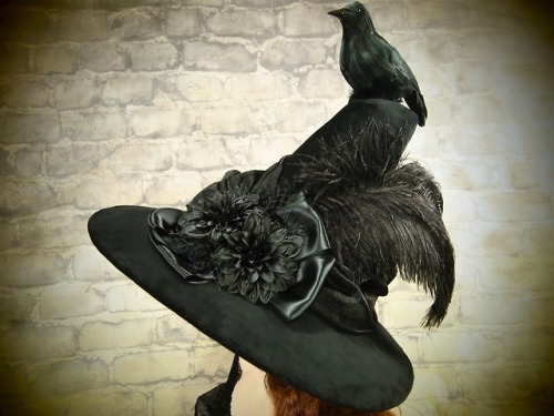 sosuperawesome:  Garden Witch Hats Evercrumbly And Witch on Etsy See our #Etsy or #Witch tags