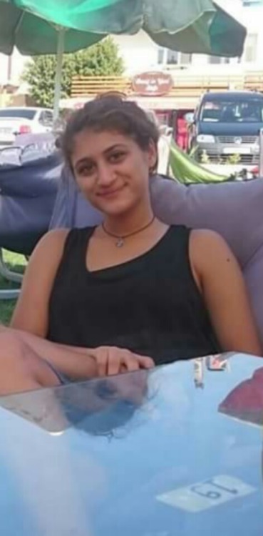 yokmusiken: 19 yaşıma geldim canım senin gibi tatlı birisini yalarim sonrada sikerim