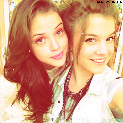 need-yelyah:  alice_correa @agathaamoreiraa ”Eu juro que a nossa amizade nunca
