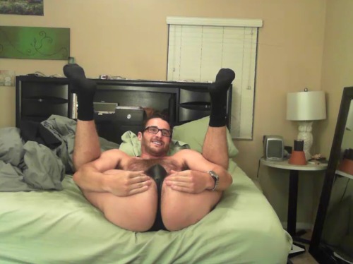 cheekyman37:  nicethongbro:  Leave your socks on bro  Omg that ass!