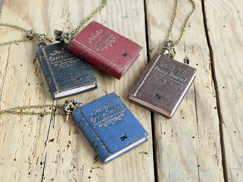 mayahan:Awesome Gift Ideas for Bookworms