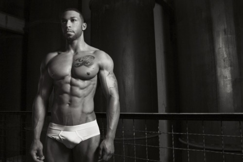 musclejaw:  m3n4m3n:  Jacob Sumana  Abs to the Nth. PowerWWW.MUSCLEJAW.TUMBLR.COM 