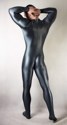 rubberhunk:  athleticwear82:Follow athleticwear82.tumblr.com Great zentai catsuit in lycra/spandex.  Just need a body like this to wear one!