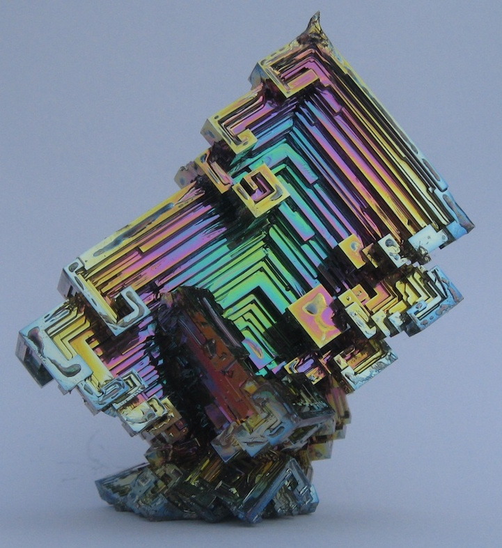 mymodernmet:  Dazzling Bismuth Crystals Look Like Hypnotizing Rainbow Stairs 