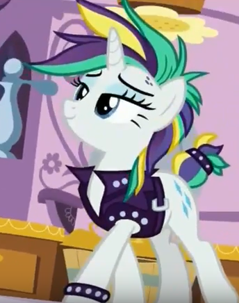 special-fandork: Rarity is so punk rock! 