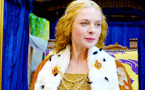 perioddramasource:elizabeth woodville + her gold coronation gown - requested by anonymous
