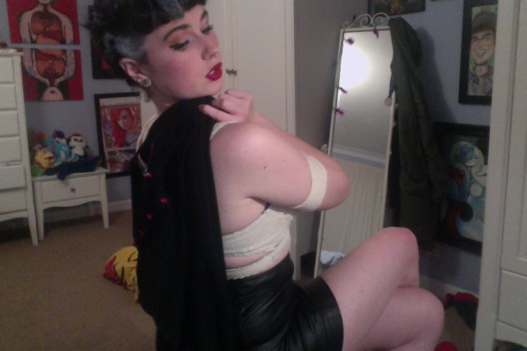 xdollbabyx:  tonights costume: pin-up girl inspired by the bride of frankenstein