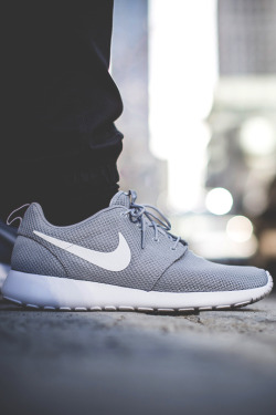 modernambition:  Nike Rosherun “Wolf Grey” | MDRNA | Instagram