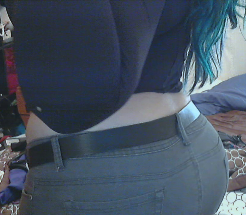 chaoticsxxx:  Teal hair