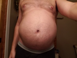 Keepembloated: S7500:  Maxed Out Belly. Trying Not To Move Too Fast  Amazing Belly!